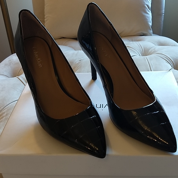 🆕CALVIN KLEIN Gayle Croco Patent PUMP🆕⭐ - Picture 10 of 12